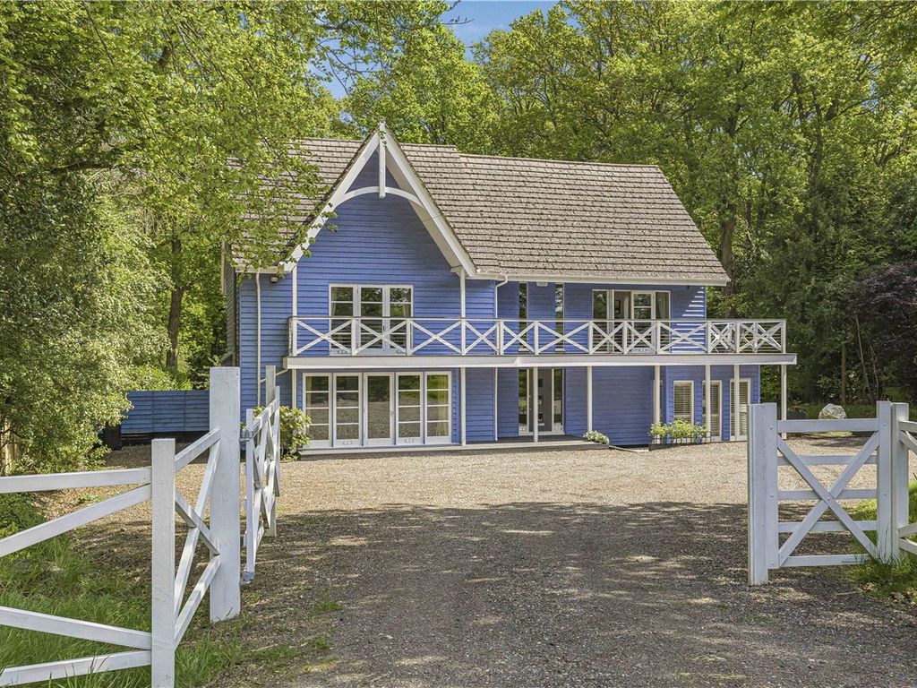 5 bed detached house for sale in Orchard Road, Tewin, Welwyn