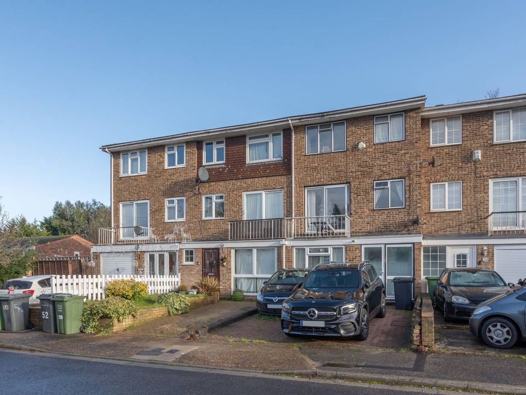 5 bed terraced house for sale in Belgravia Gardens, Bromley BR1, £