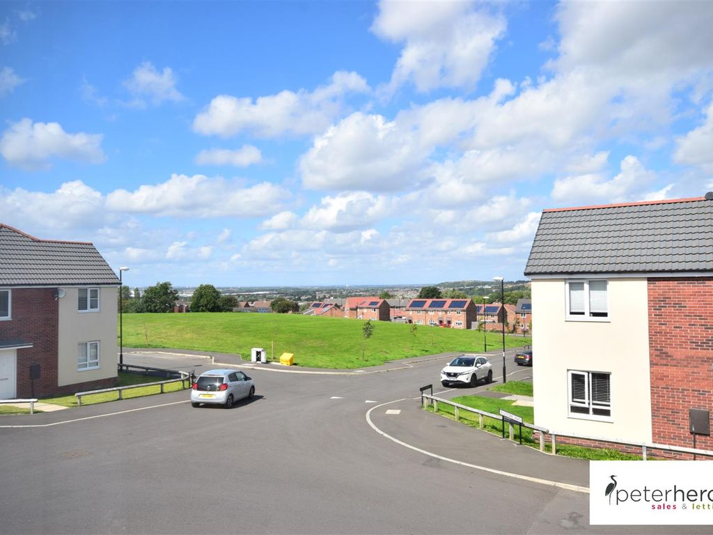 3 bed semidetached house for sale in Forest Road, Ford Estate