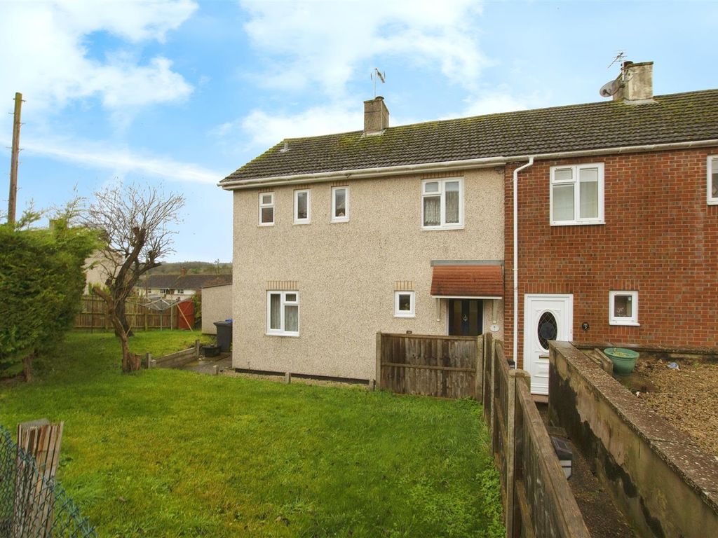 3 bed end terrace house for sale in Far View Road, Shrewton, Salisbury