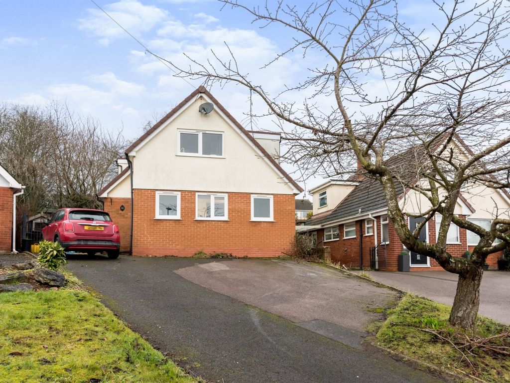 4 bed detached house for sale in Brooklyn Road, Chasetown, Burntwood