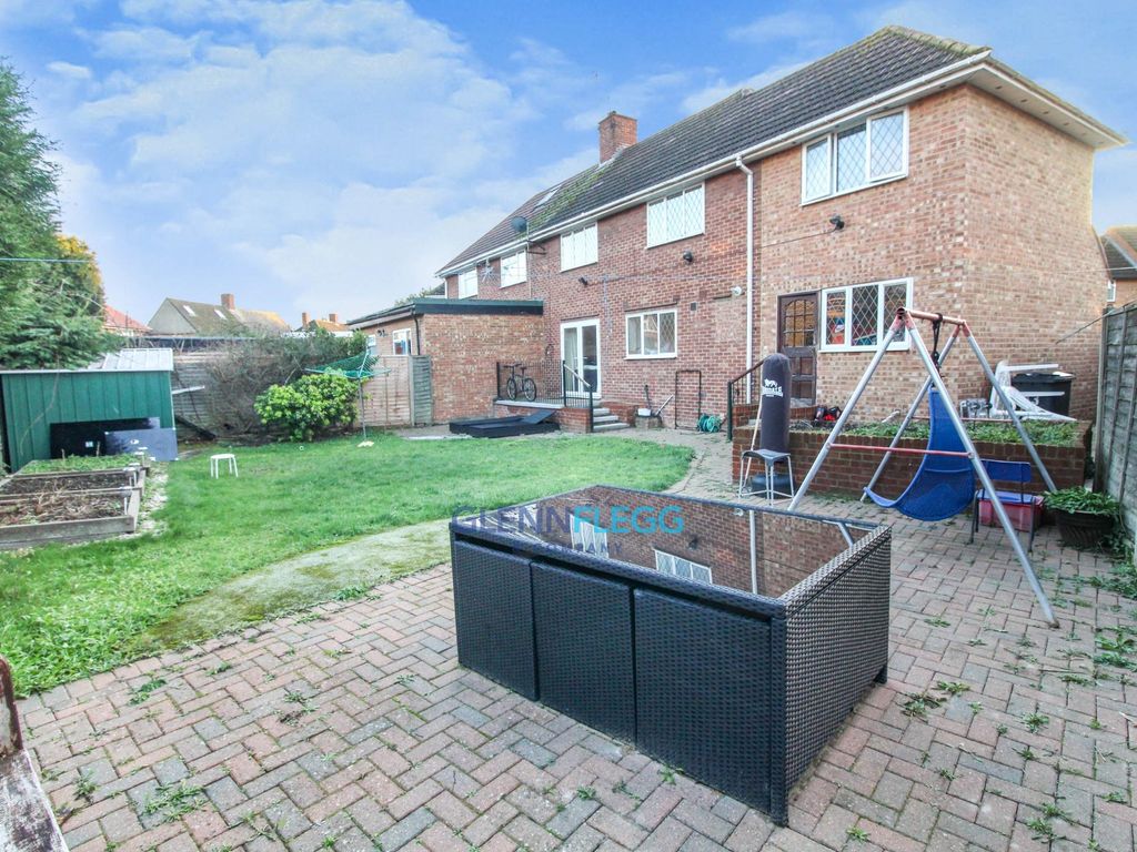 5 bed semidetached house for sale in Cromwell Drive, Slough SL1 Zoopla