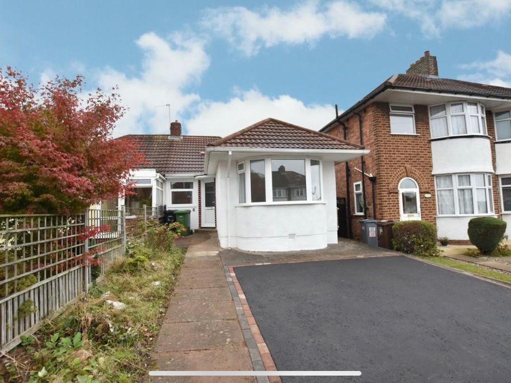3 bed bungalow to rent in Marcot Road, Solihull, West Midlands B92, £