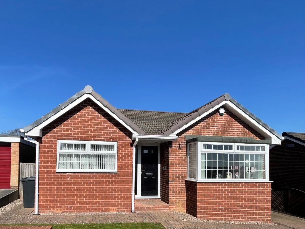 3 bed detached bungalow for sale in Smithy Carr Avenue, Chapeltown