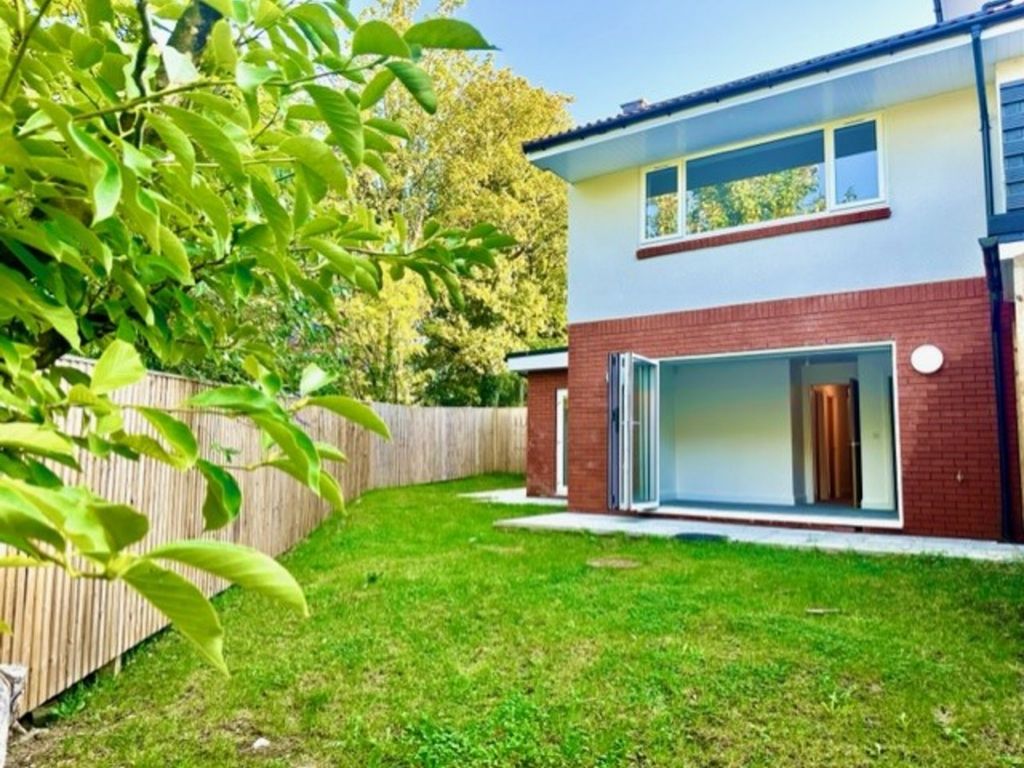 3 bed town house for sale in Old Barry Road, Penarth CF64, £475,000 Zoopla