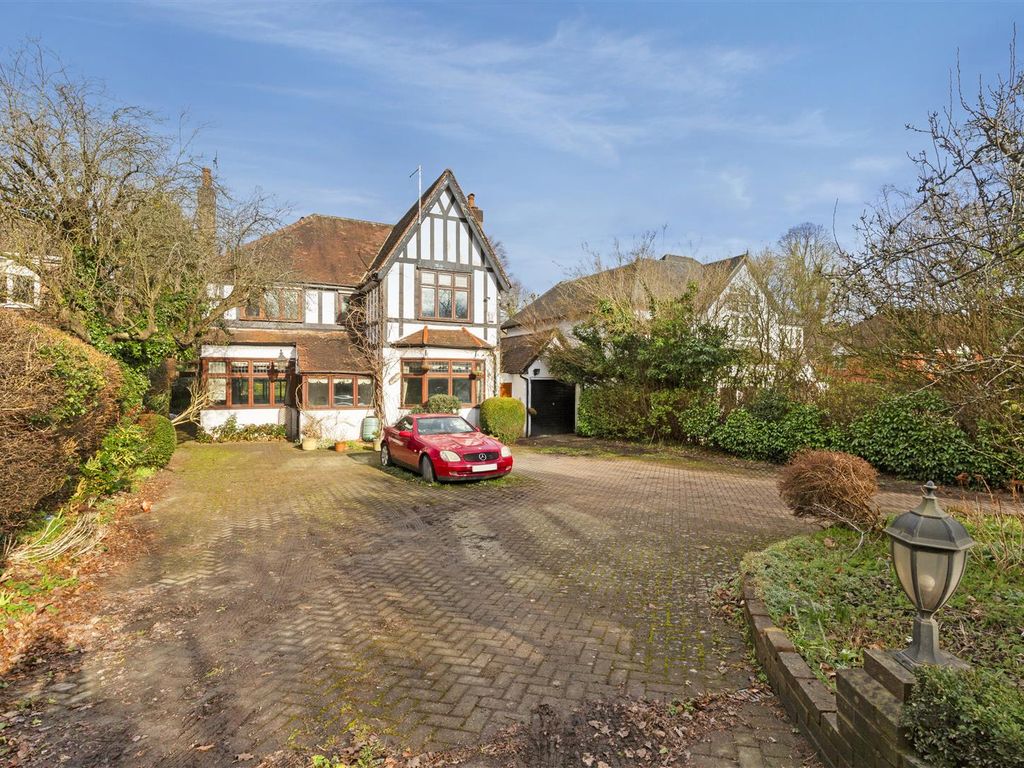 4 bed detached house for sale in Lower Park Road, Chipstead, Coulsdon