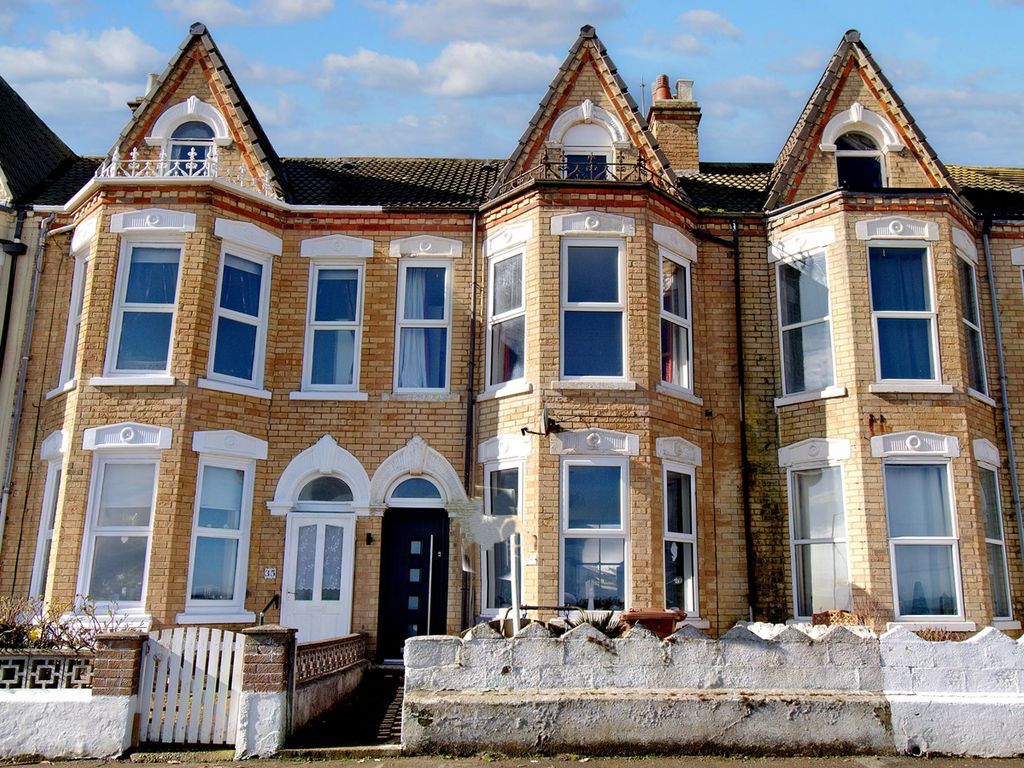 4 bed terraced house for sale in The Promenade, Withernsea HU19, £