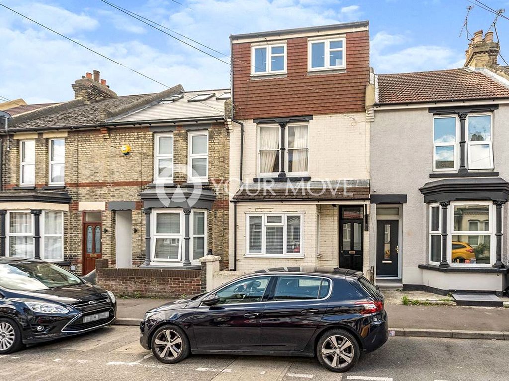 1 bed flat for sale in Balmoral Road, Gillingham, Kent ME7, £100,000 Zoopla