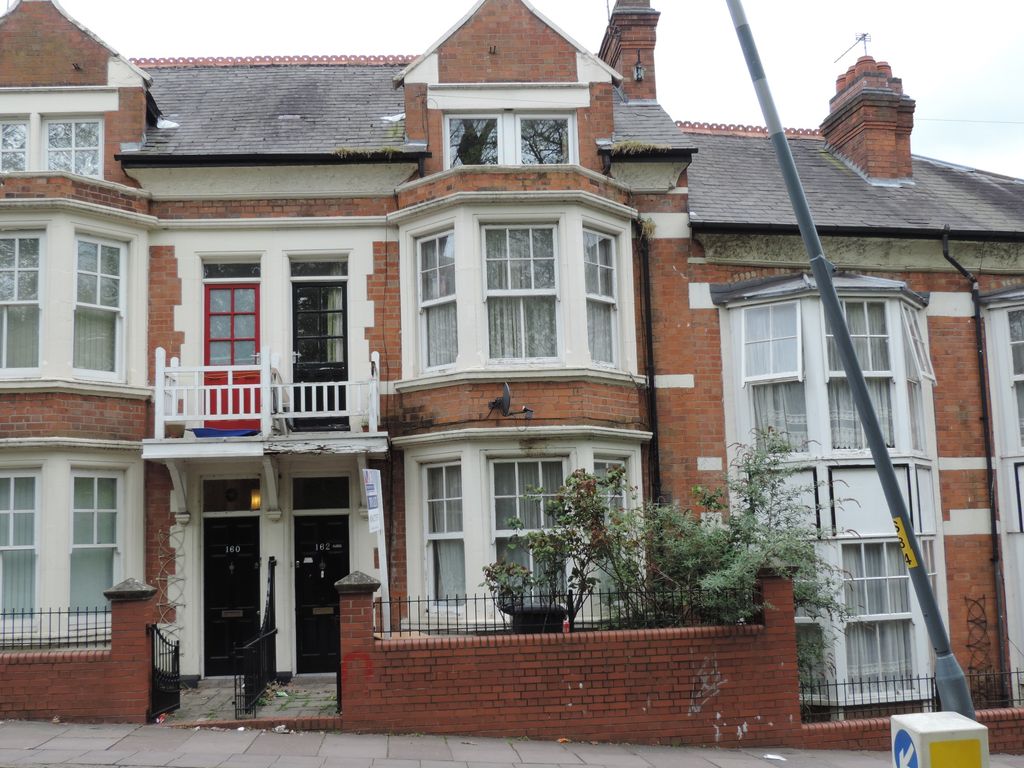 St. Saviours Road, Leicester, Leicestershire LE5  