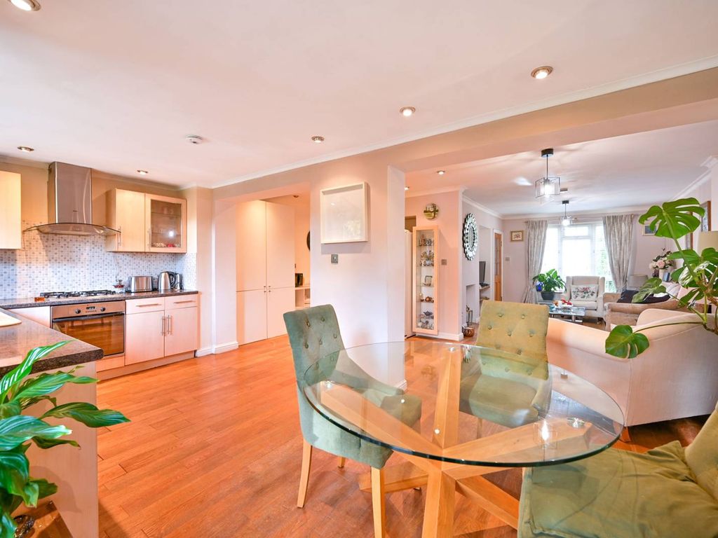 4 bed terraced house for sale in Keswick Avenue, Kingston Vale, London