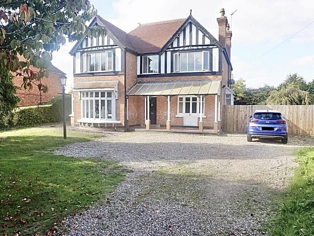 4 bed detached house for sale in Salford Road, BidfordOnAvon