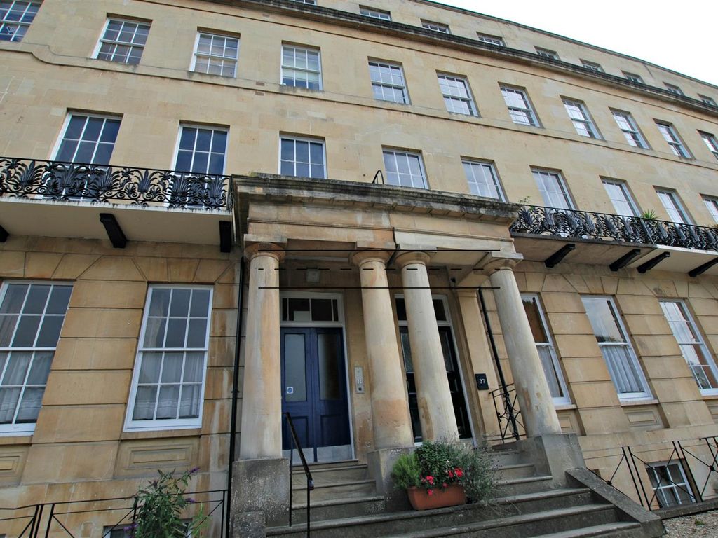 3 bed flat to rent in Lansdown Crescent, Cheltenham GL50 Zoopla