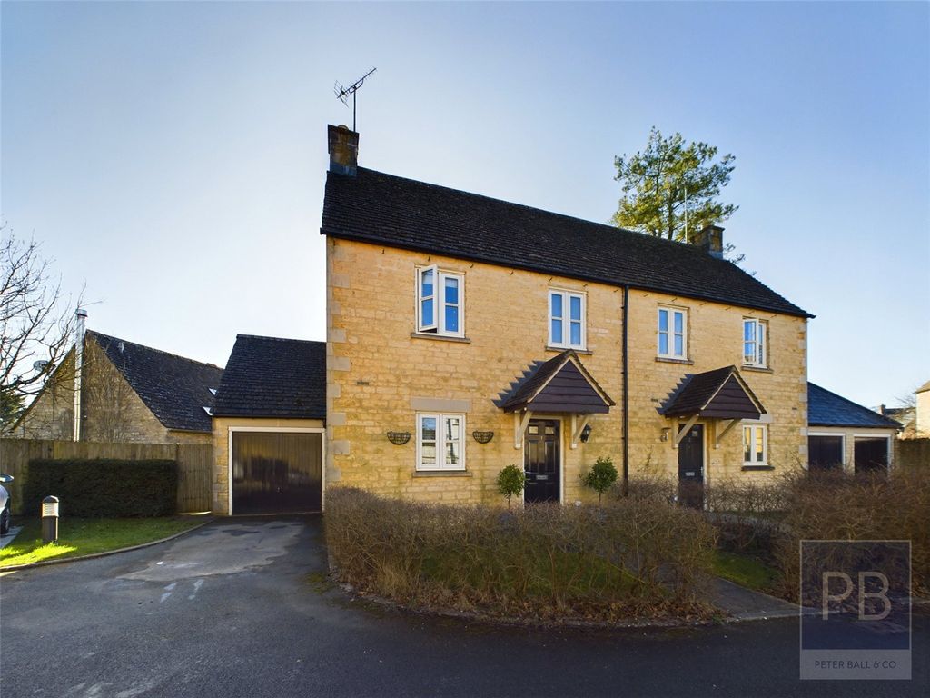 3 bed semidetached house for sale in Ridgeway Close, Birdlip