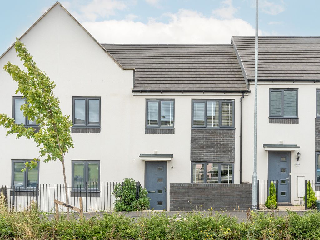 3 bed terraced house for sale in Wood Street, Charlton Hayes, Bristol