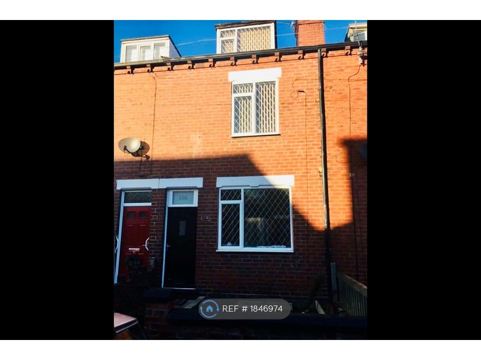 3 bed terraced house to rent in Cambridge Street, Normanton WF6, £850