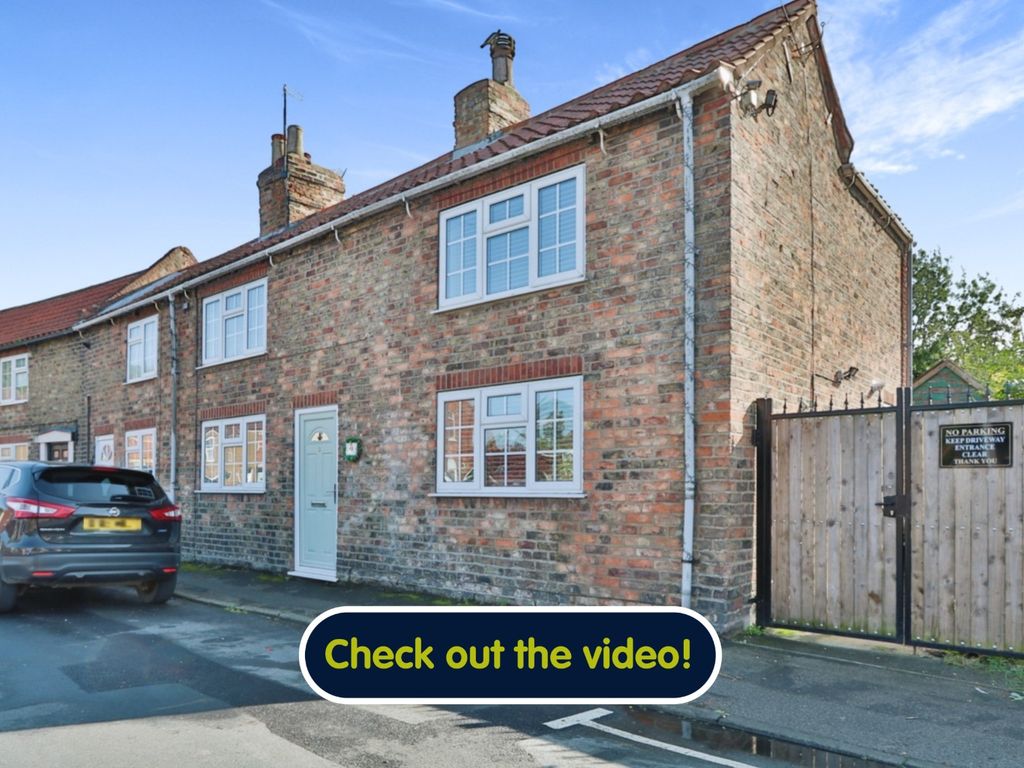 3 bed end terrace house for sale in Kirk Road, Preston, Hull HU12, £