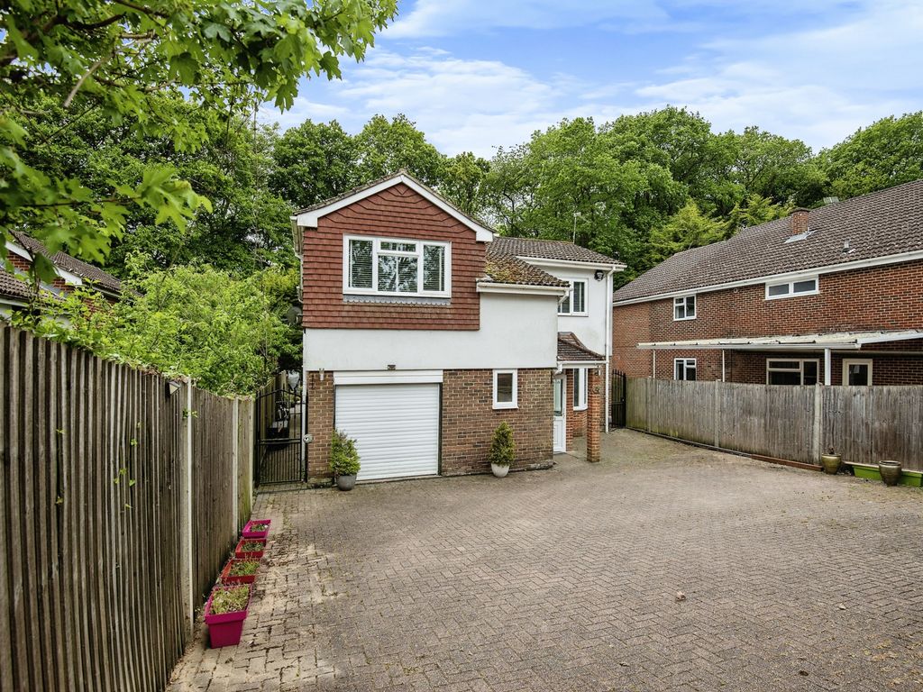 4 bed detached house for sale in The Rise, Hempstead, Gillingham ME7