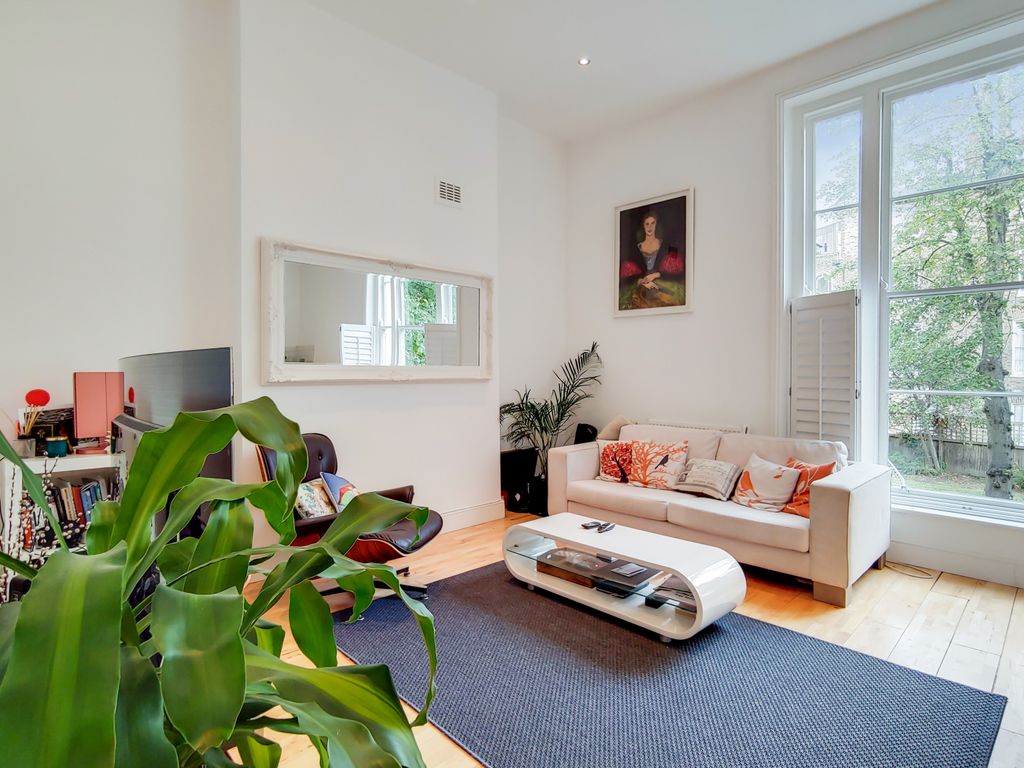 Cambridge Avenue, Kilburn Park, London NW6  