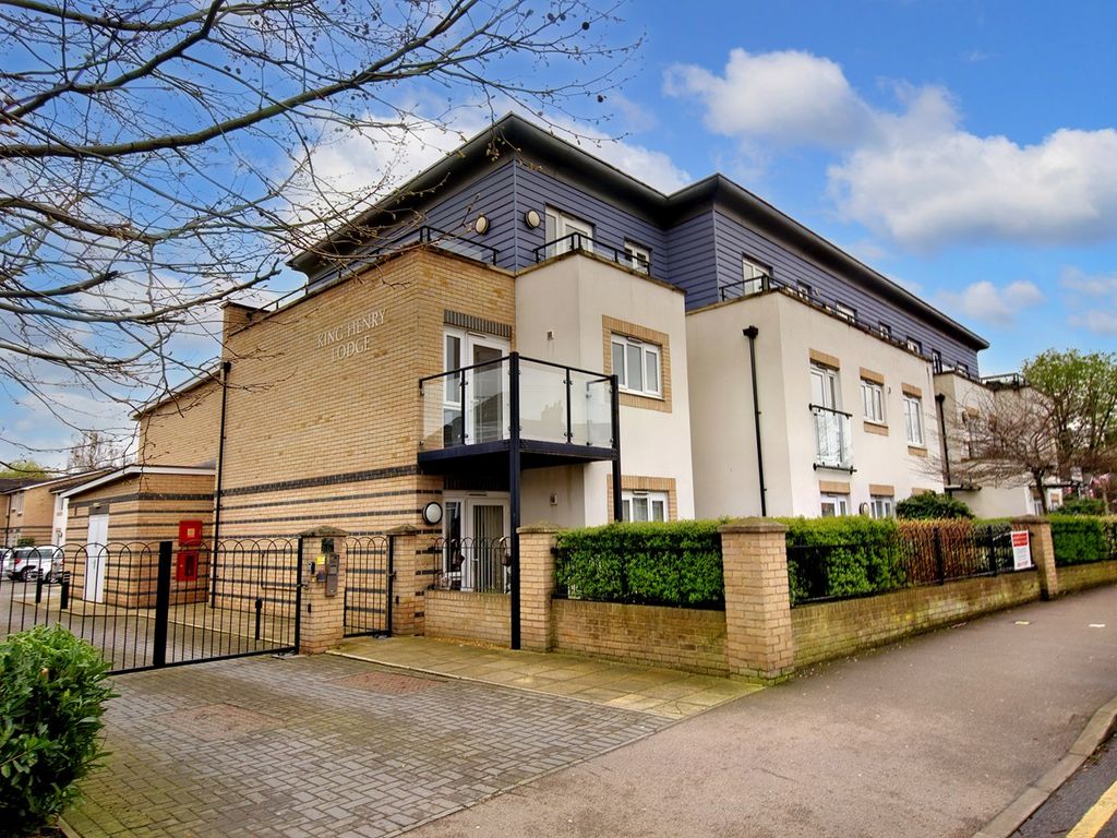 2 bed property for sale in Hall Lane, London E4 Zoopla