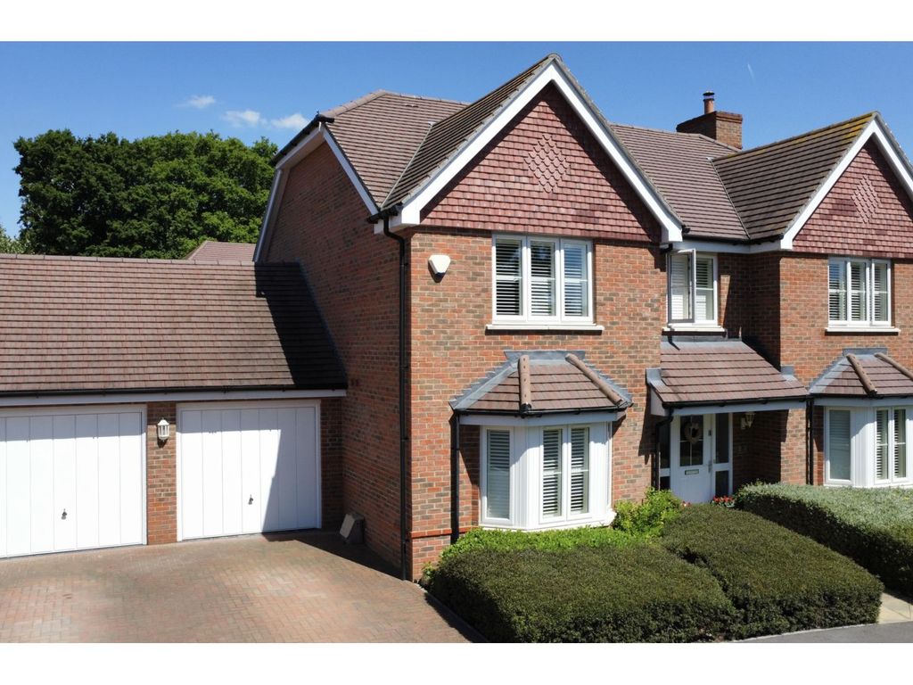 5 bed detached house for sale in Dowles Barn Close, Wokingham RG41 Zoopla