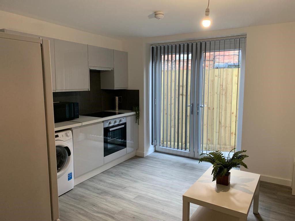 2 bed flat to rent in Henry Road, Lenton, Nottingham NG7 Zoopla