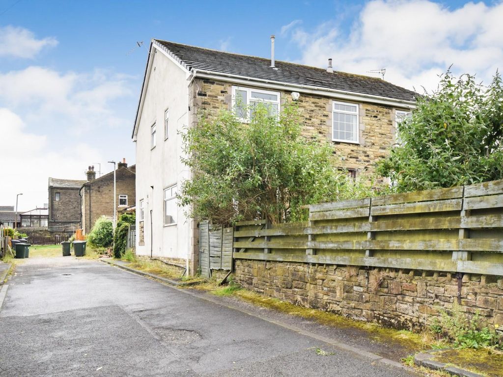 3 bed semidetached house for sale in Main Street, Wilsden, Bradford