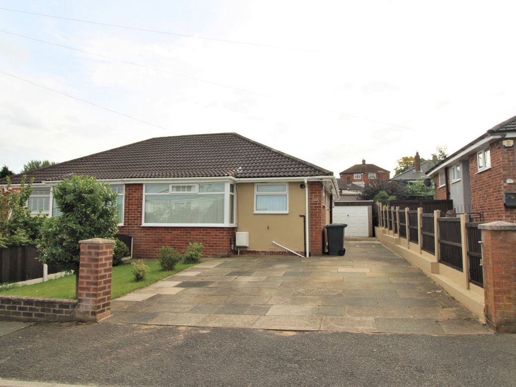 2 bed bungalow for sale in Leewood, Clifton, Swinton, Manchester M27