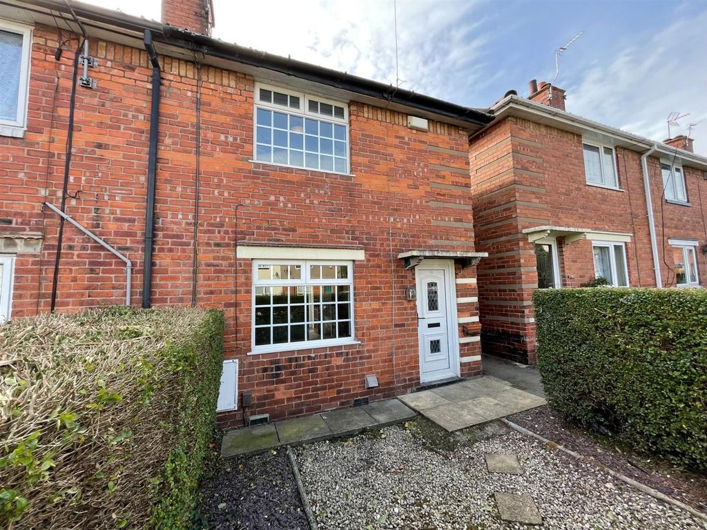 2 bed semidetached house to rent in Methuen Avenue, Mansfield NG18, £