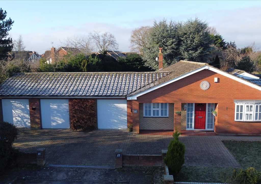 4 bed bungalow for sale in Ashdale Road, Kesgrave, Ipswich IP5, £