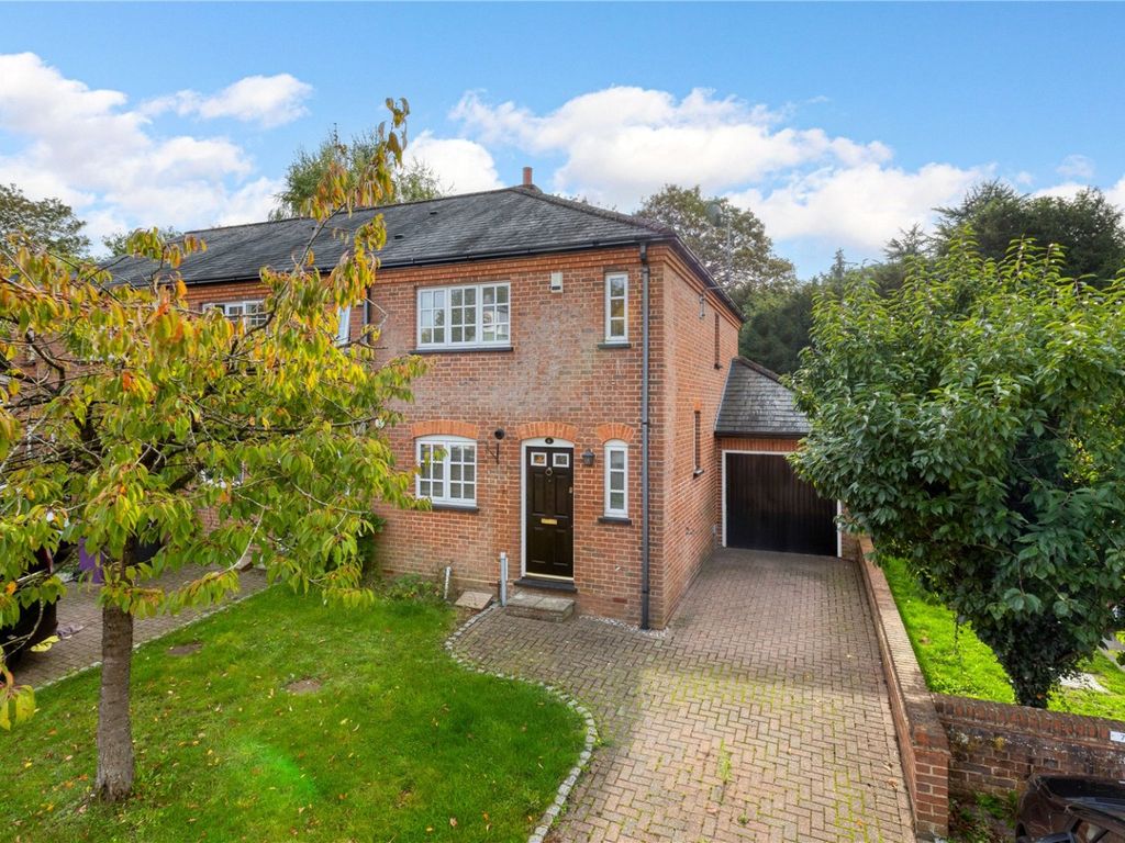 3 bed end terrace house for sale in Waterlow Mews, Little Wymondley