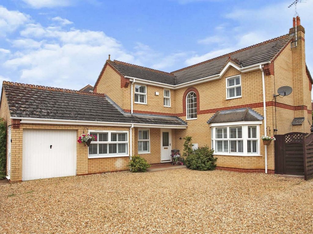 4 bed detached house for sale in Belvoir Close, Market Deeping