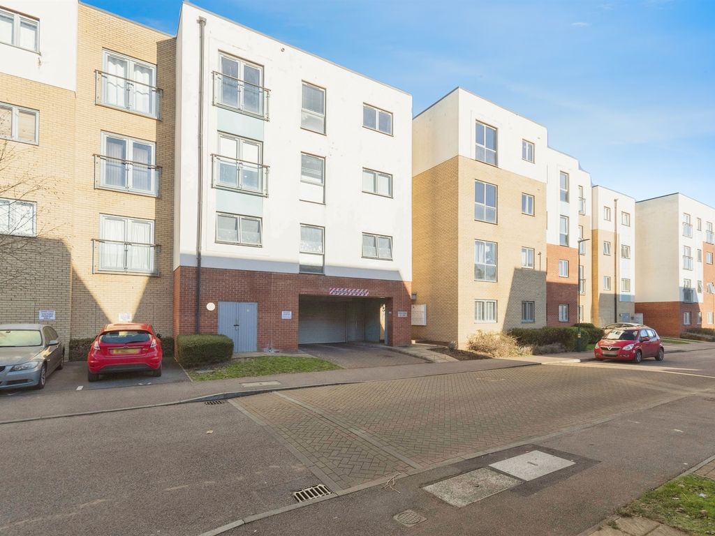 1 bed flat for sale in Admiral Drive, Stevenage SG1, £190,000 Zoopla