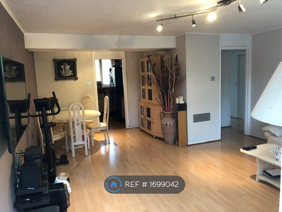 3 bed flat to rent in Bensington Court, Bedfont, Feltham TW14 Zoopla