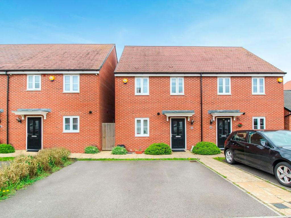 3 bed semidetached house for sale in Seaforth Gardens, Bedford MK40