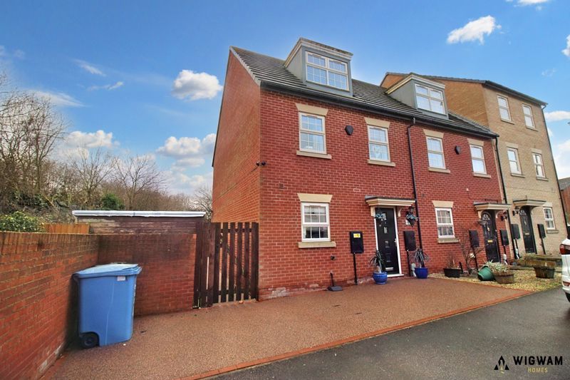 3 bed semidetached house for sale in Boothferry Park Halt, Hull HU4, £