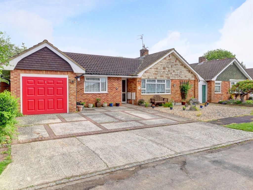 3 bed detached bungalow for sale in Forest View, Hailsham BN27 Zoopla