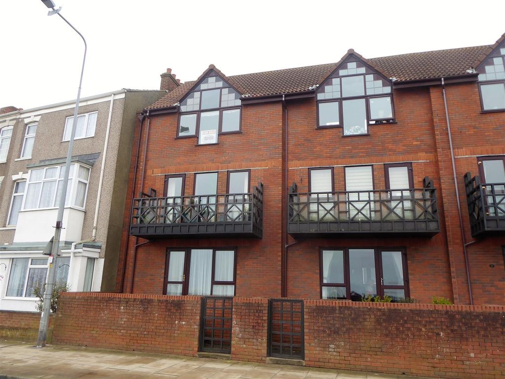 1 bed flat for sale in 18 Kingsway Court, Cleethorpes, N.E. Lincs DN35