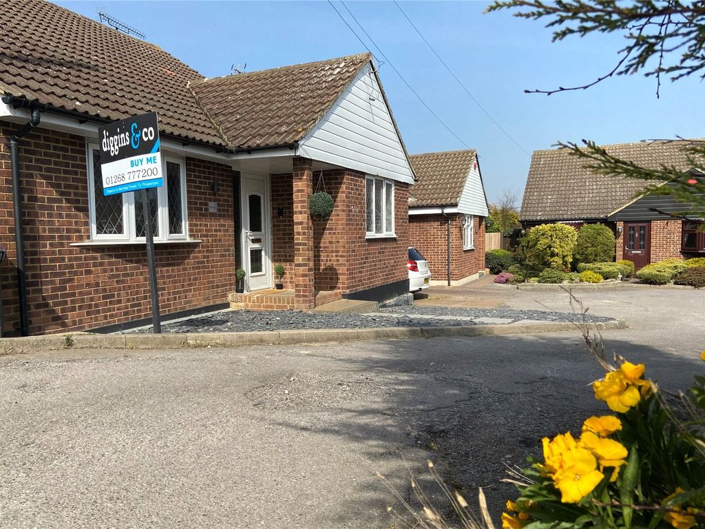 3 bed bungalow for sale in Leslie Gardens, Rayleigh, Essex SS6 Zoopla