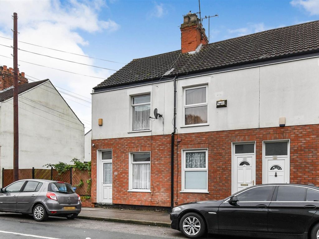 2 bed end terrace house for sale in Cadogan Street, Hull HU3, £70,000