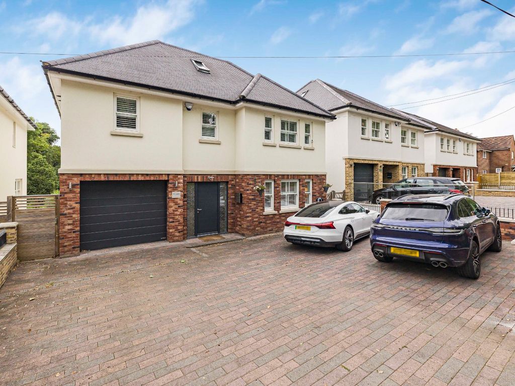 5 bed detached house for sale in Woodlands Drive, Hoddesdon EN11, £1,550,000 Zoopla
