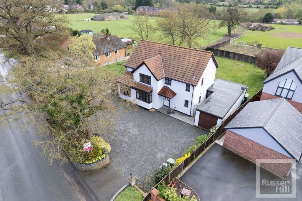 5 bed detached house for sale in Taverham Road, Drayton, Norwich NR8, £