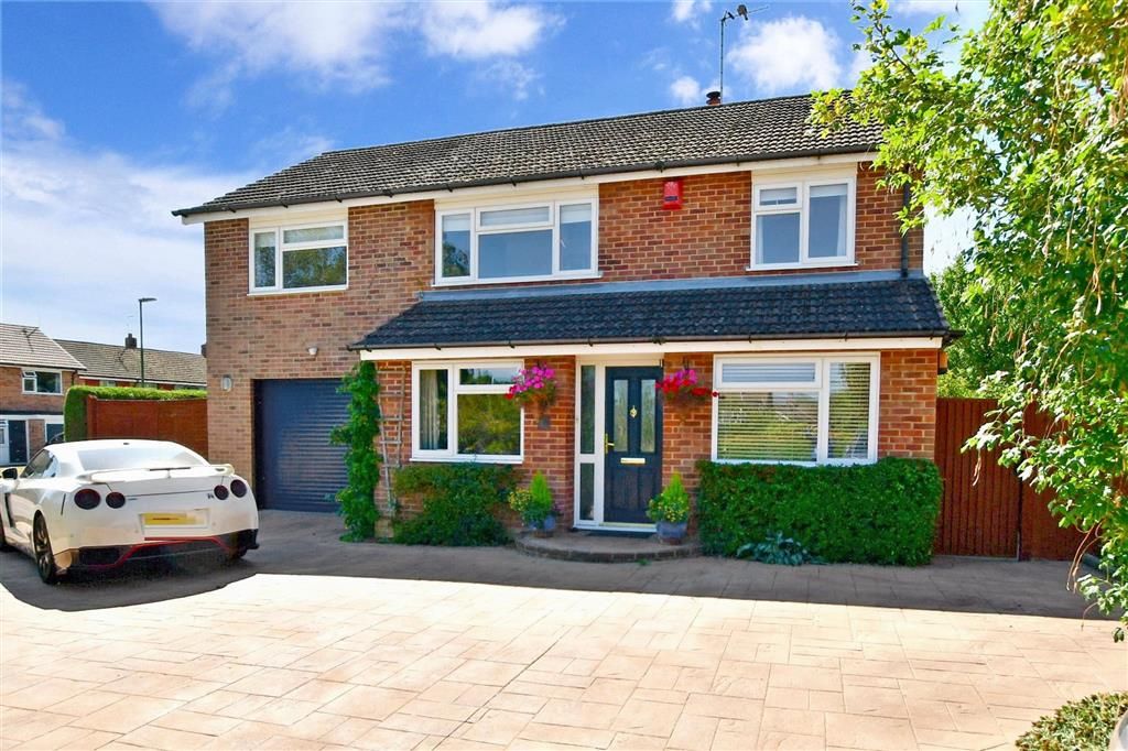 5 bed detached house for sale in Millfield, Southwater, Horsham, West