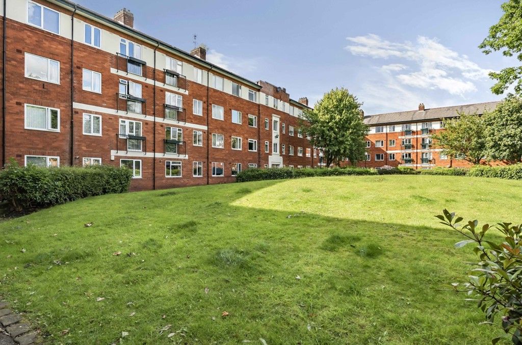 1 bed flat for sale in Eccles New Road, Salford M5, £110,000 Zoopla