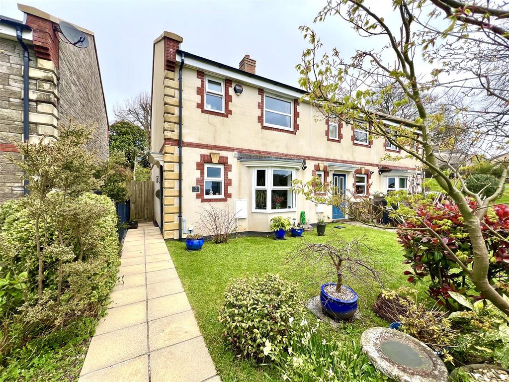 3 bed semidetached house for sale in The Maltings, St. Austell PL25, £