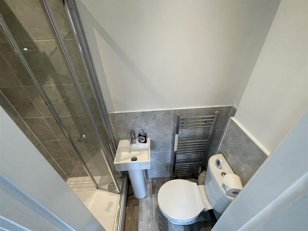 Room to rent in Haywood Street, StokeOnTrent ST4, £433 pcm Zoopla