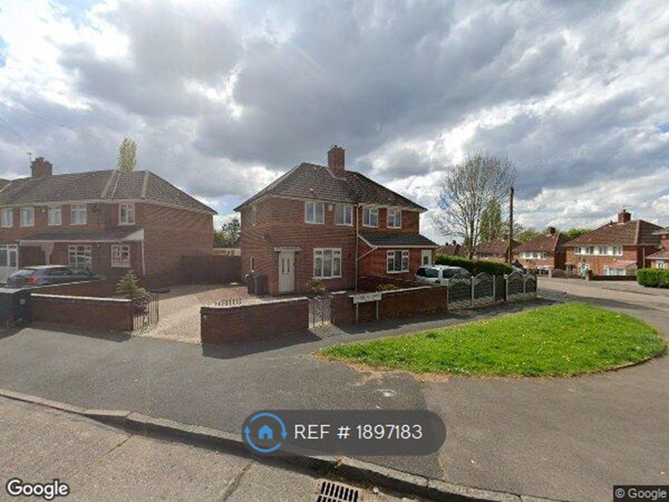 2 bed semidetached house to rent in Cheslyn Grove, Birmingham B14, £