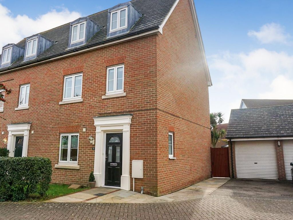 3 bed town house for sale in Holly Close, Purdis Farm, Ipswich IP3 Zoopla