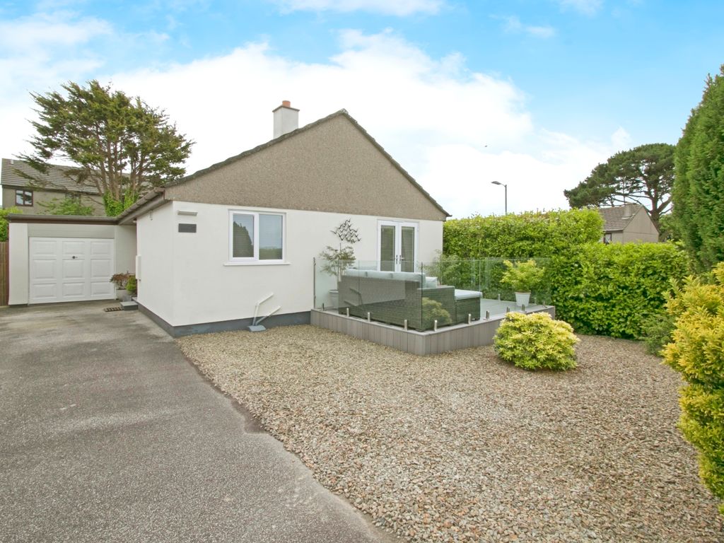 3 bed bungalow for sale in Trethannas Gardens, Praze, Camborne