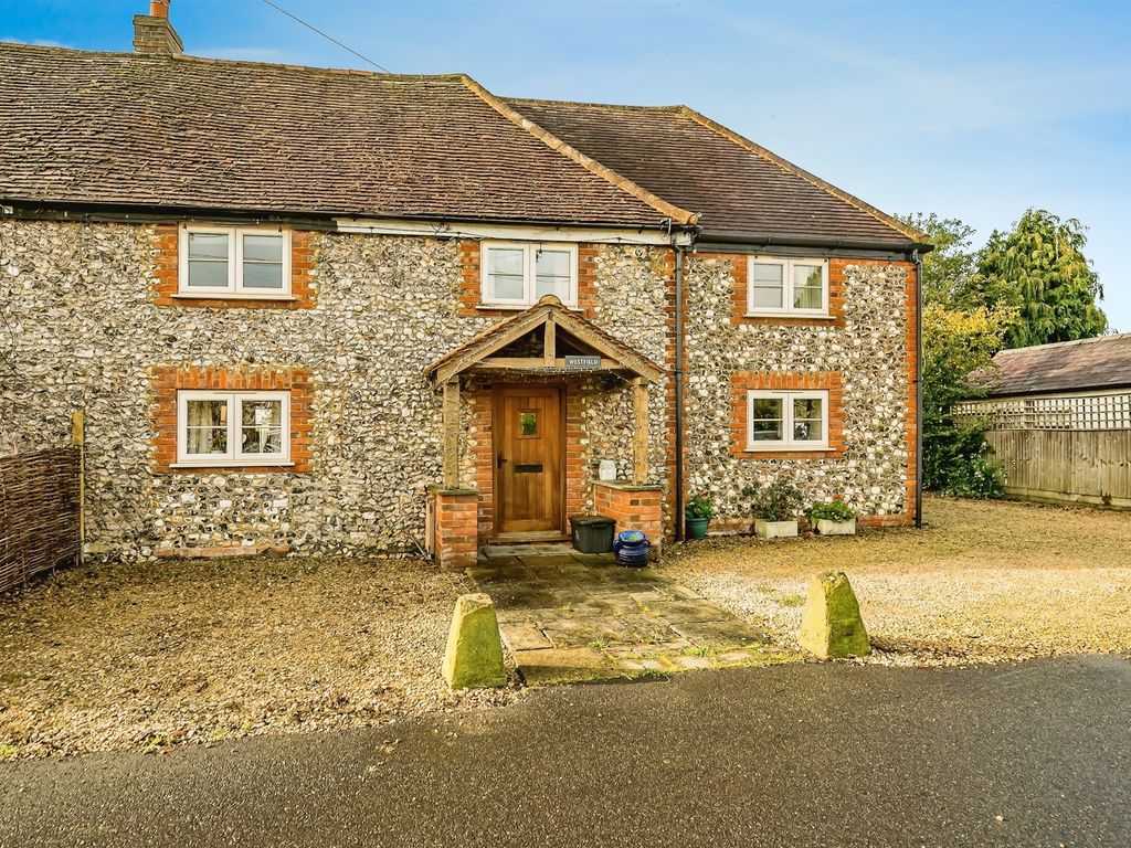 4 bed semidetached house for sale in Bridge Street, Great Kimble