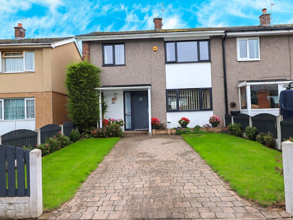 3 bed semidetached house for sale in Willow Road, Campsall, Doncaster